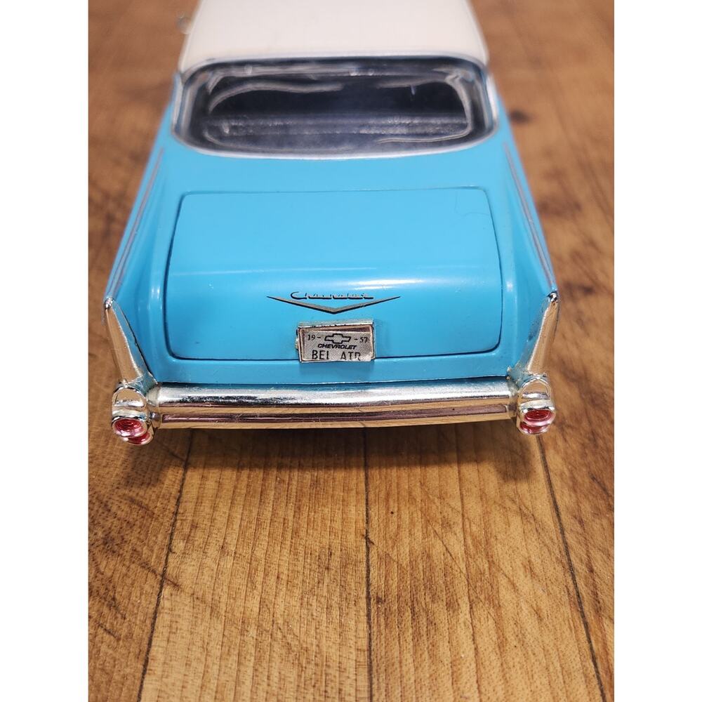 Model Car 1:24 - Picture 4 of 6